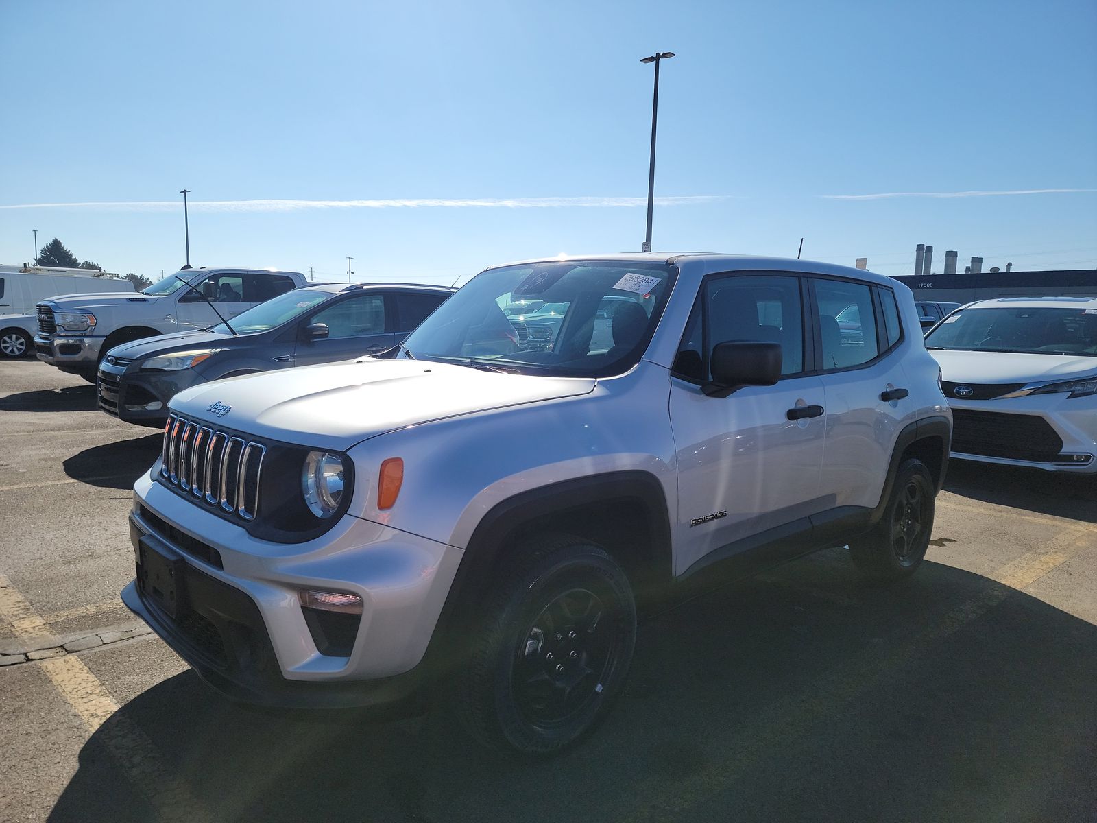 Купить Jeep Renegade 2021 года из США по цене 4 343 795 рублей с пробегом |  u41908